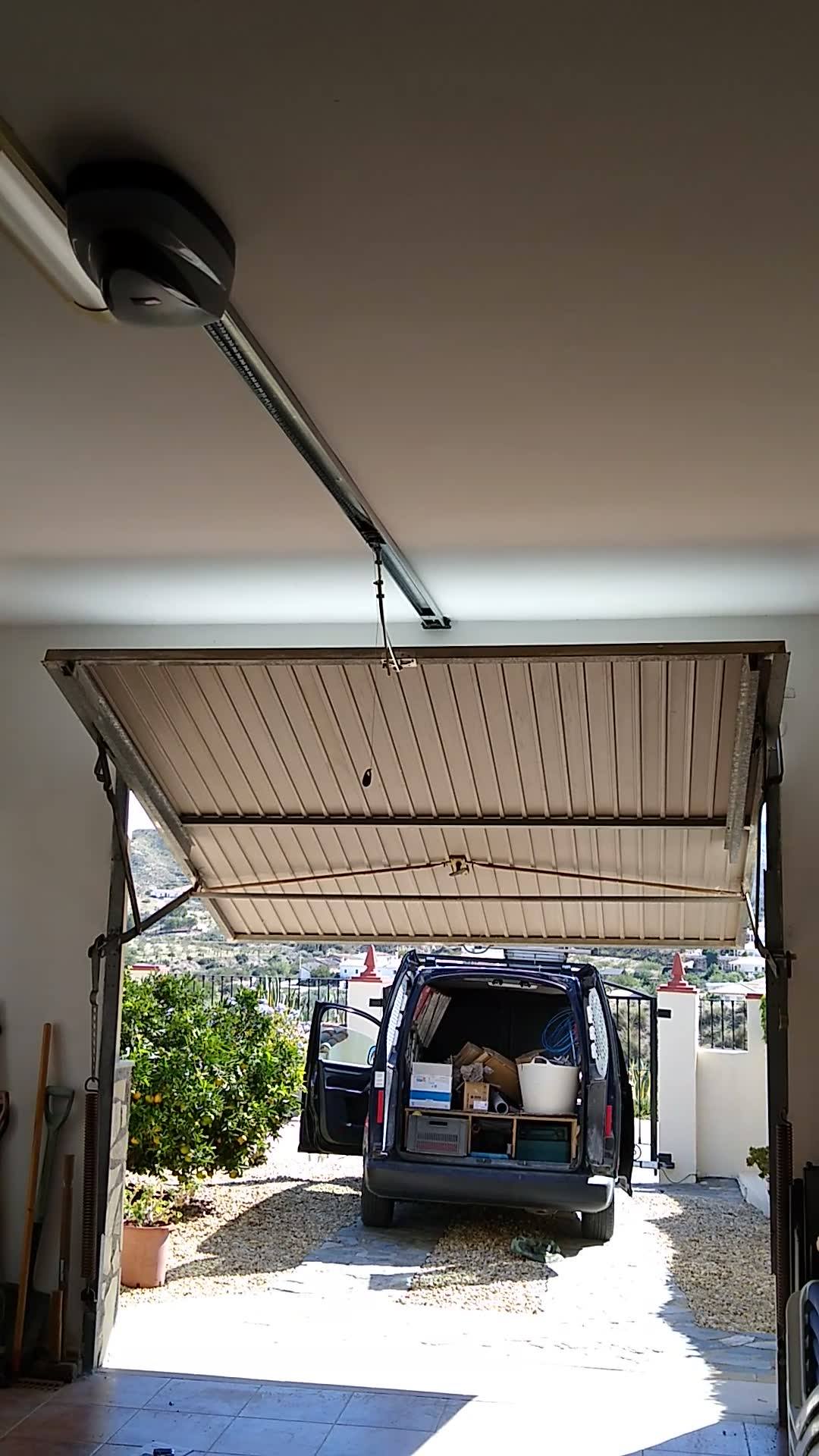 UNE 1.9 mètre Famaval installation plat avec support mural modifié, il n'y avait pas un…