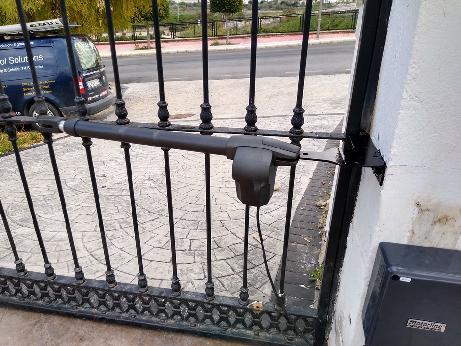 Motorline Swing gate opener.